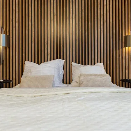 Luxury 2br - Old Town Center