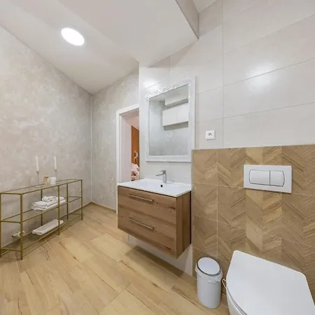 Luxury 2br - Old Town Center *