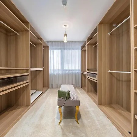 Luxury 2br - Old Town Center Апартаменты *