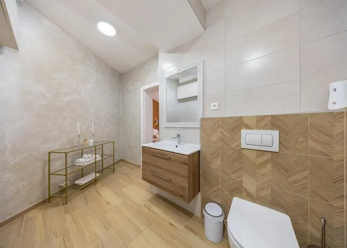 Luxury 2br - Old Town Center *