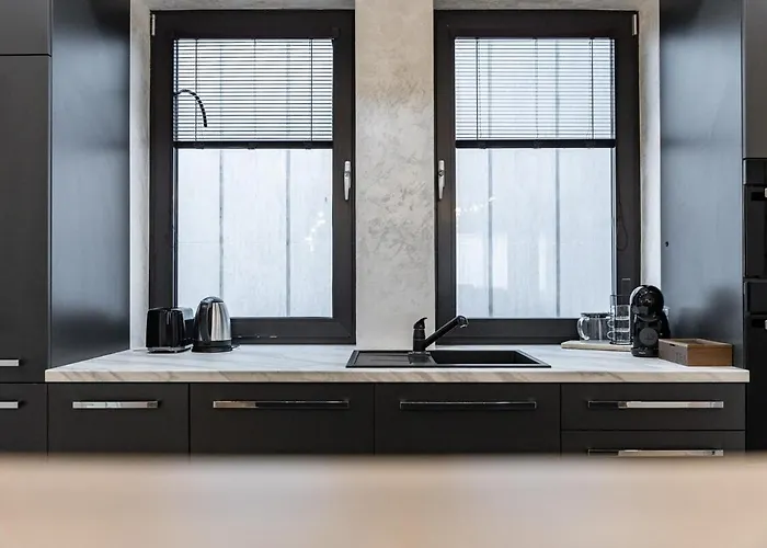 Luxury 2br - Old Town Center アパート