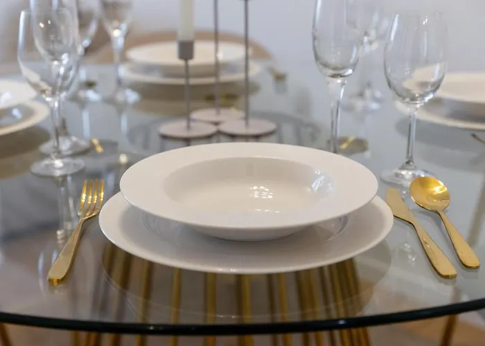 Luxury 2br - Old Town Center アパート