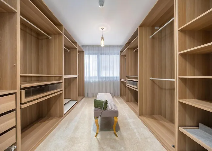 Luxury 2br - Old Town Center アパート *