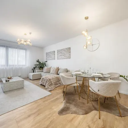 Apartment Luxury 2br - Old Town Center *