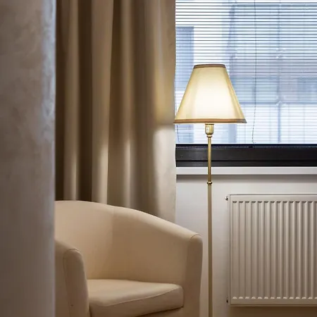 Luxury 2br - Old Town Center Apartment *